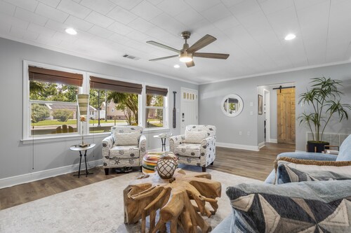 Cozy Castaway Cottage in Historic Old Town.  Close to everything!  Newly updated