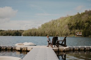 Property grounds - Nature Escape Near Tremblant: Hot Tub & Lake access (Amherst)