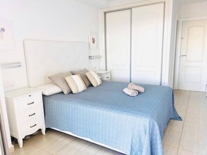 3 chambres, accès au Wi-Fi (inclus), literie fournie