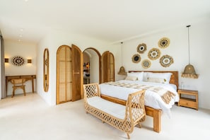 2 habitaciones, escritorio, tabla de planchar con plancha y wifi