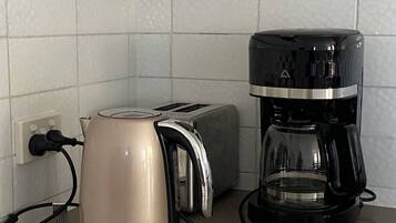 Kaffee und/oder Kaffeemaschine