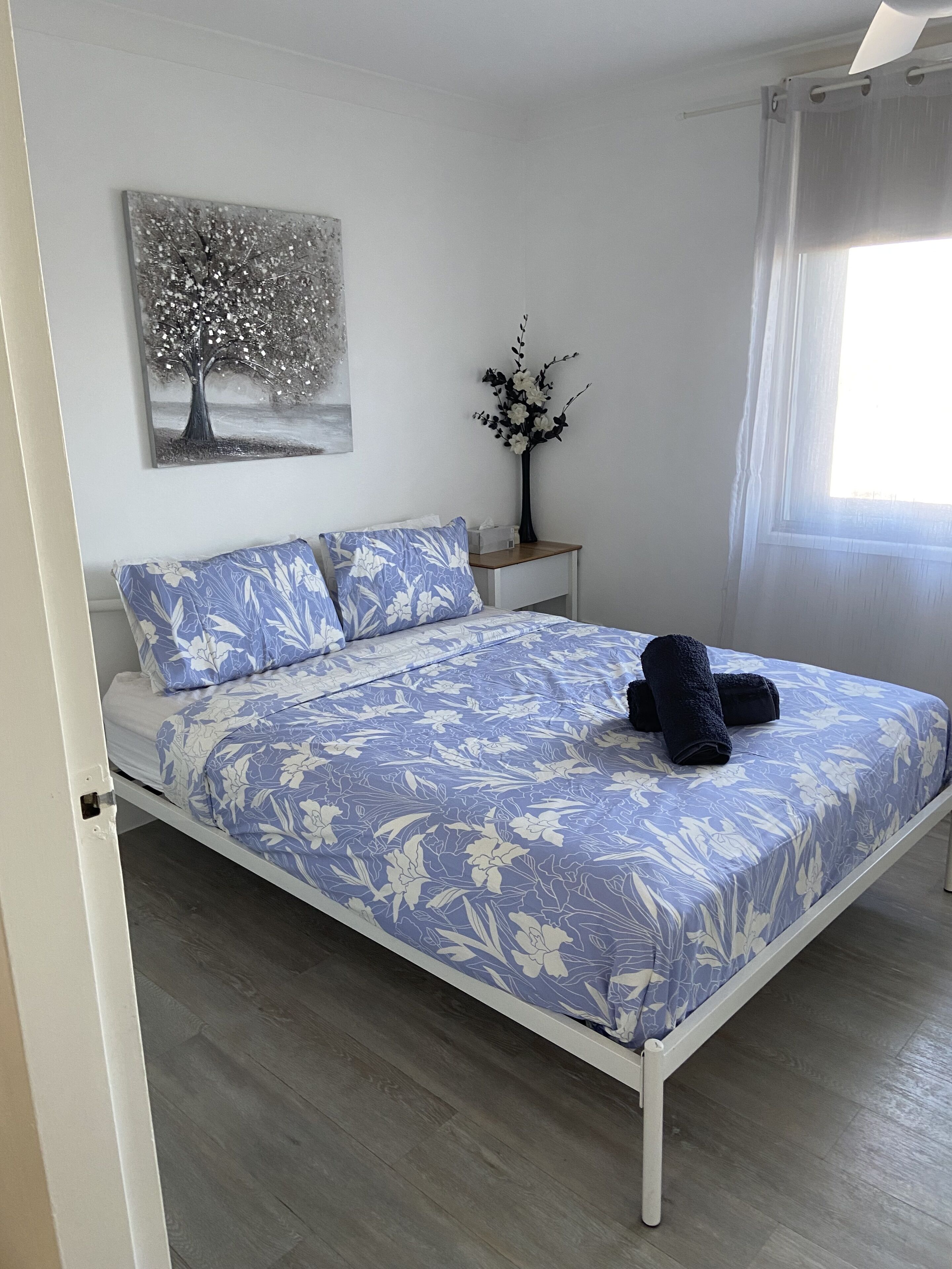 2 bedrooms, iron/ironing board, travel cot, free WiFi