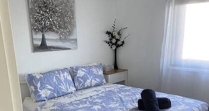 Centrally Located Coastal Getaway – Walk to Beaches, Cafes & More