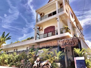 Front of property - Bed and Bedzzz  (Siem Reap)