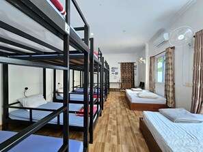 Basic Shared Dormitory | Individually decorated, individually furnished, desk, laptop workspace - Bed and Bedzzz  (Siem Reap)
