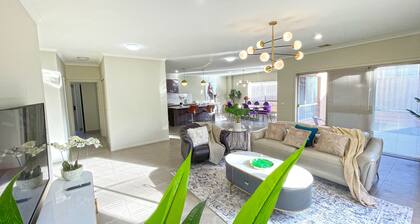 Spacious 7BRM 5-bathroom Rental House