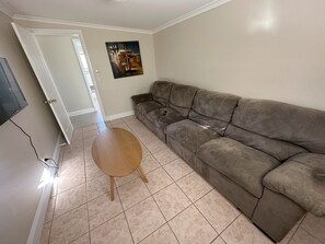 Basic House | Living area