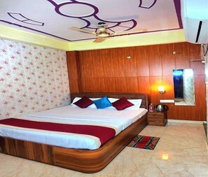 Deluxe Room | Free WiFi - Hotel Rudra Paradise (Varanasi)