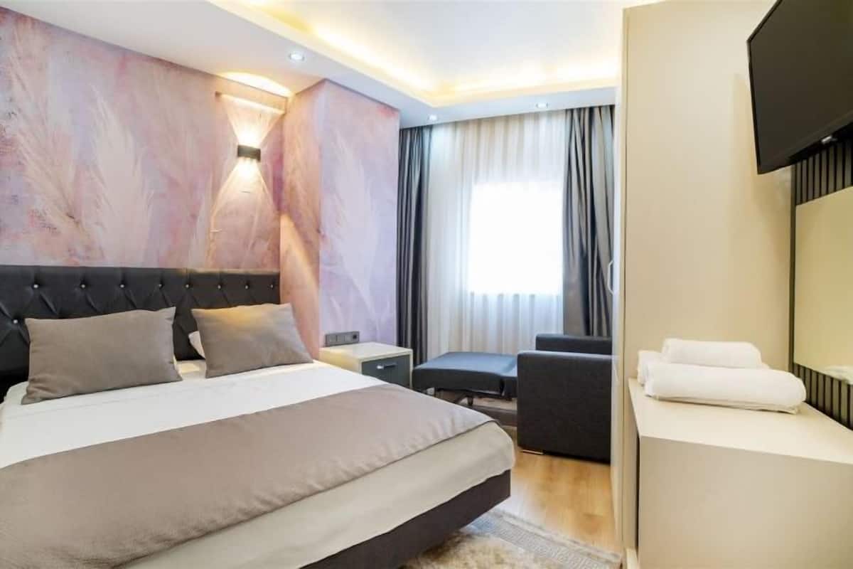 1 bedroom, premium bedding, soundproofing, iron/ironing board