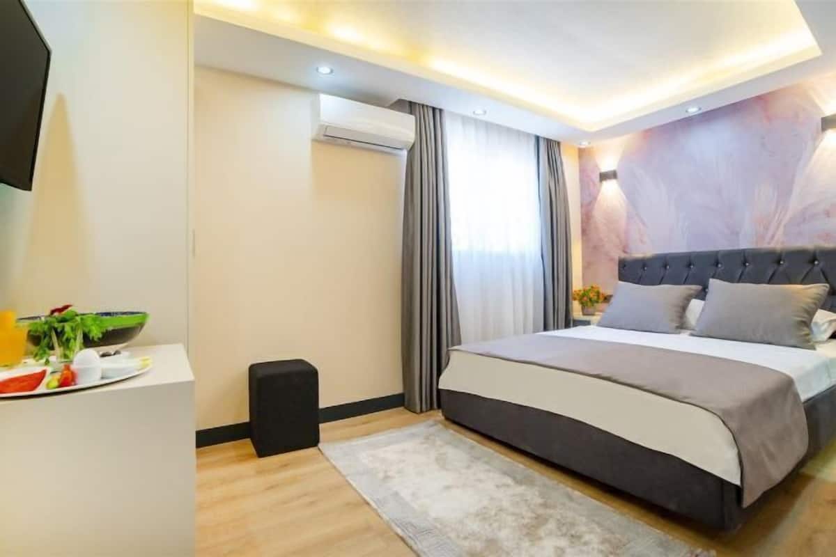 1 bedroom, premium bedding, soundproofing, iron/ironing board