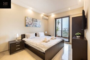 3 bedrooms, desk, iron/ironing board, travel cot