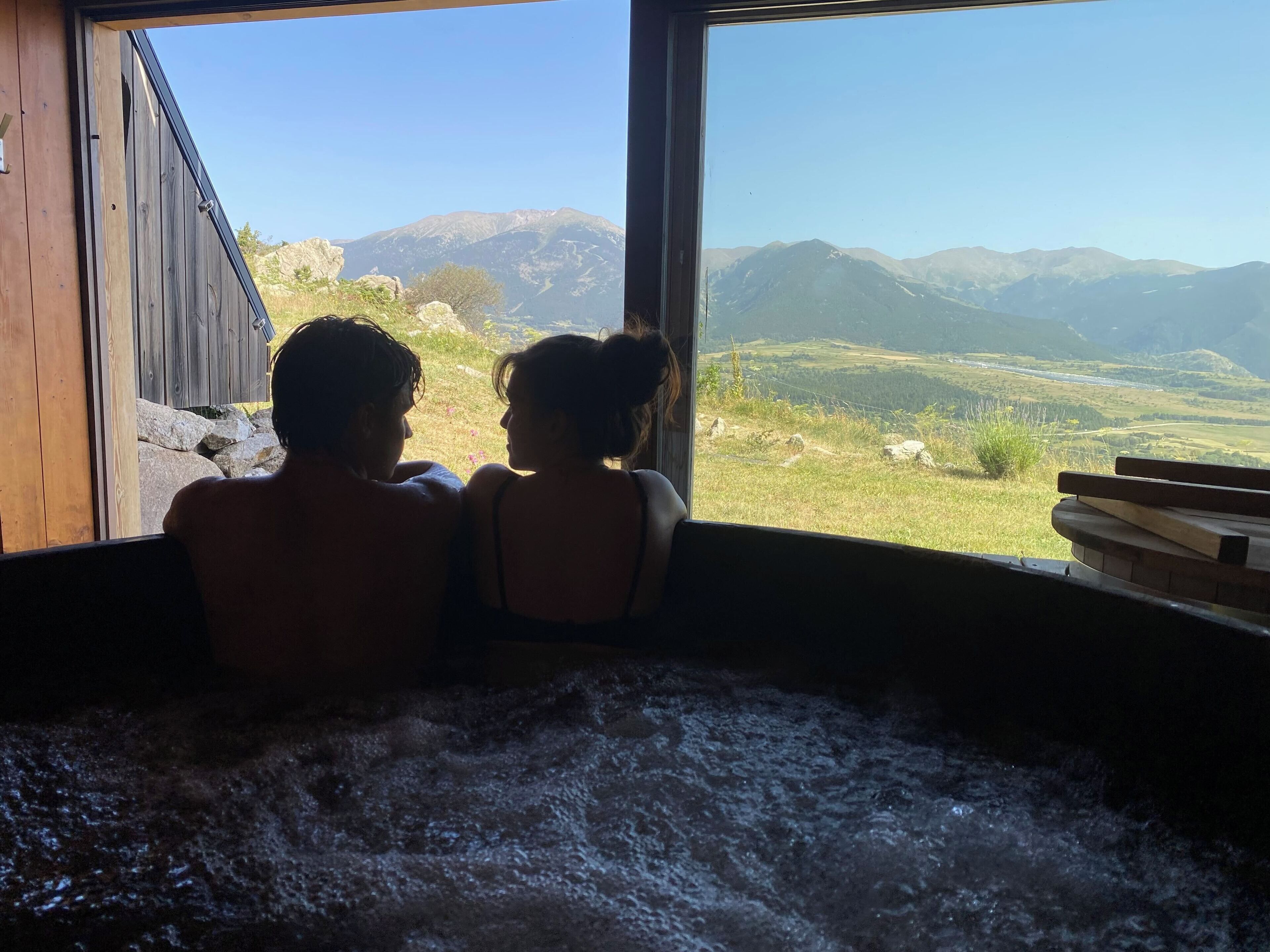 17 espace wellness, le jacuzzi en cèdre