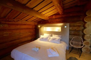 6 bedrooms, WiFi, bed sheets