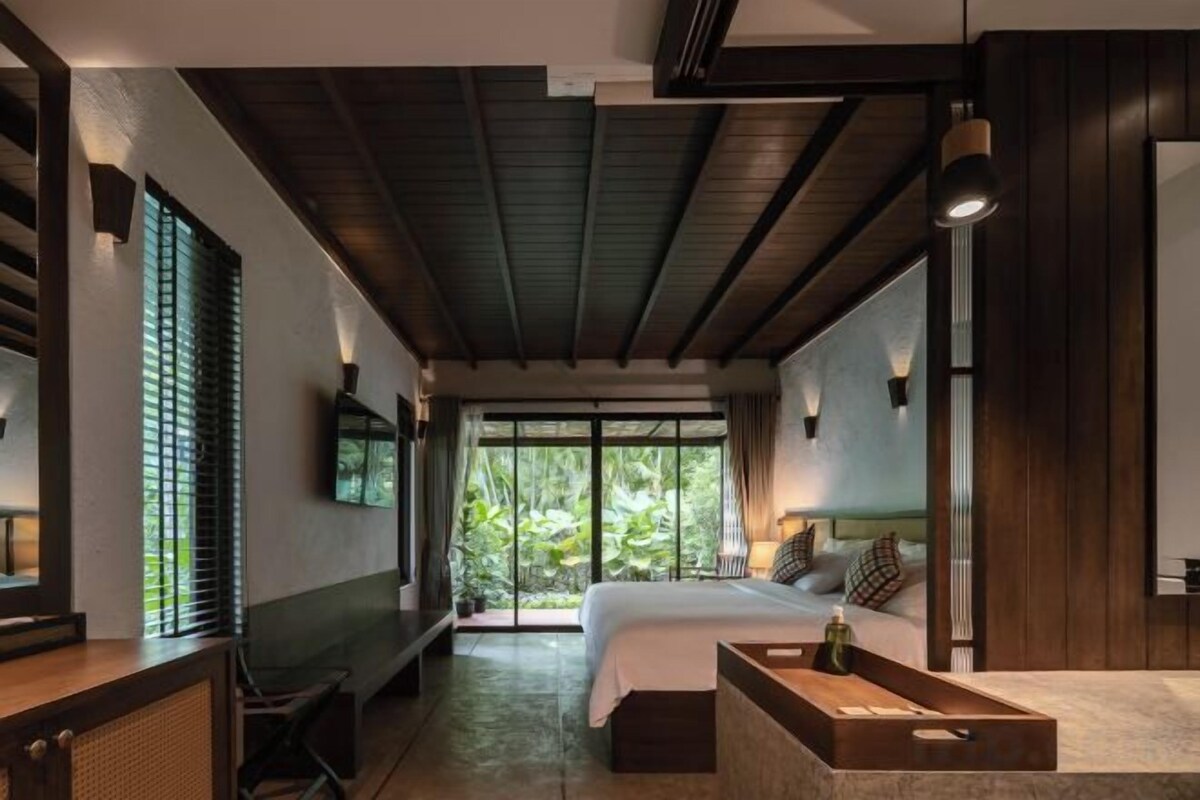 1 bedroom, minibar, desk, free WiFi