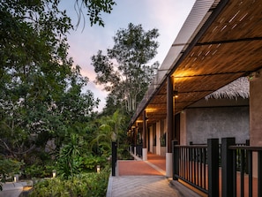 Deluxe Garden View | Terrace/patio - Phapok Eco Resort (Suan Phueng)