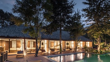 Deluxe Pool View | Utsikt från rummet