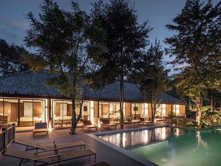 Deluxe Pool View | View from room