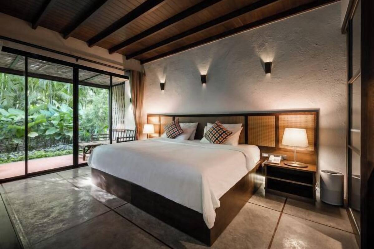 1 bedroom, minibar, desk, WiFi (free)