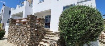 Karaoulanis apartments