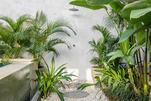 Garden - Stylish 3BR Villa Myla By OriVista - Pool, Wifi (Canggu)