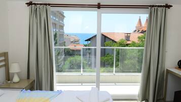 Standard Room | Free minibar items, desk, laptop workspace, soundproofing