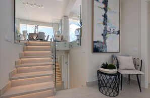 Interior - Villa 'Endless Summer' with Sea View, Wi-Fi and Air Conditioning (Estepona)