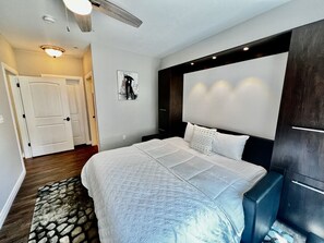 3 bedrooms, desk, iron/ironing board, WiFi (free)