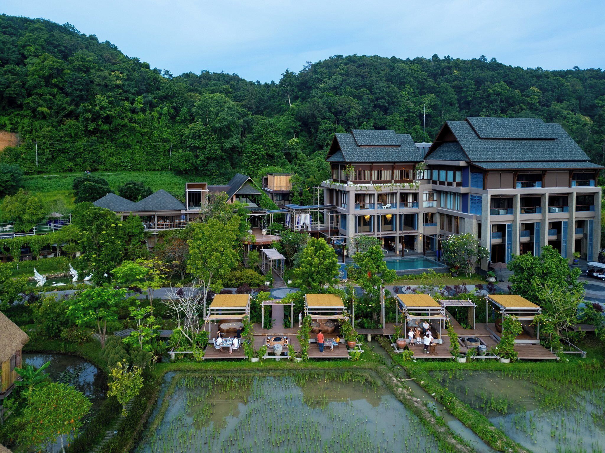 المنشأة من الخارج