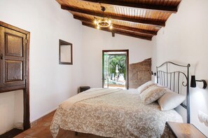 6 habitaciones, tabla de planchar con plancha y wifi gratis 