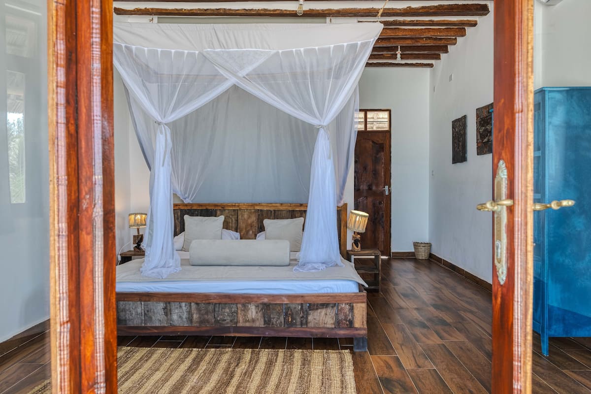 1 bedroom, in-room safe, free WiFi, bed sheets