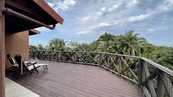 Villa superior, 4 habitaciones | Terraza o patio