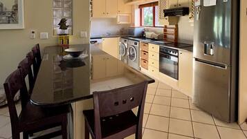 Superior Villa, 4 Bedrooms | Private kitchen