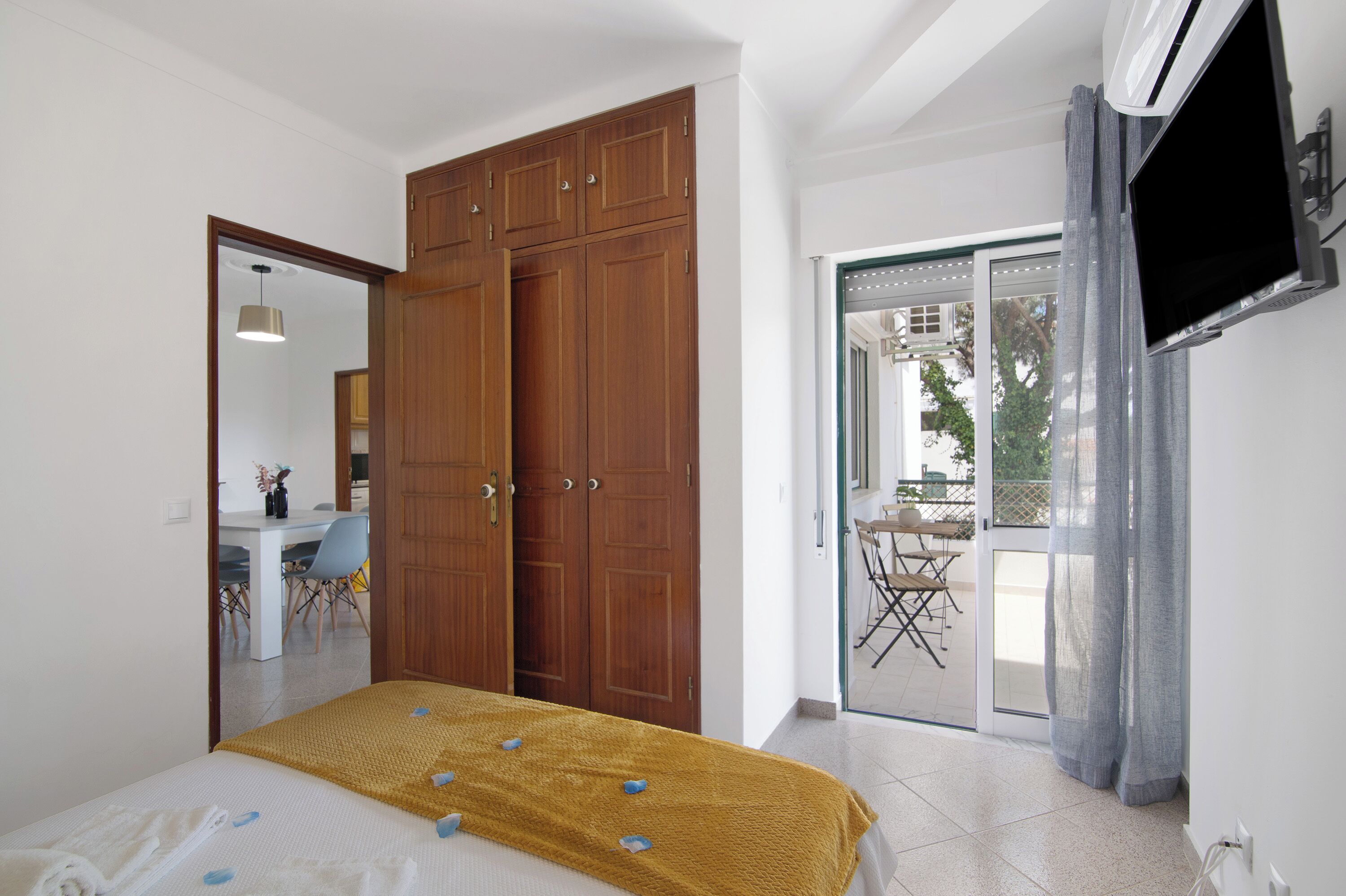 1 soverom, strykejern/-brett, wi-fi (inkludert) og sengetøy