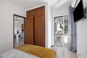 1 dormitori, planxa i posts de planxar, wifi gratuïta i roba de llit 