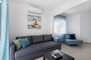 TV - Apartment 'Jade' with Balcony, Wi-Fi and Air Conditioning (Albufeira)