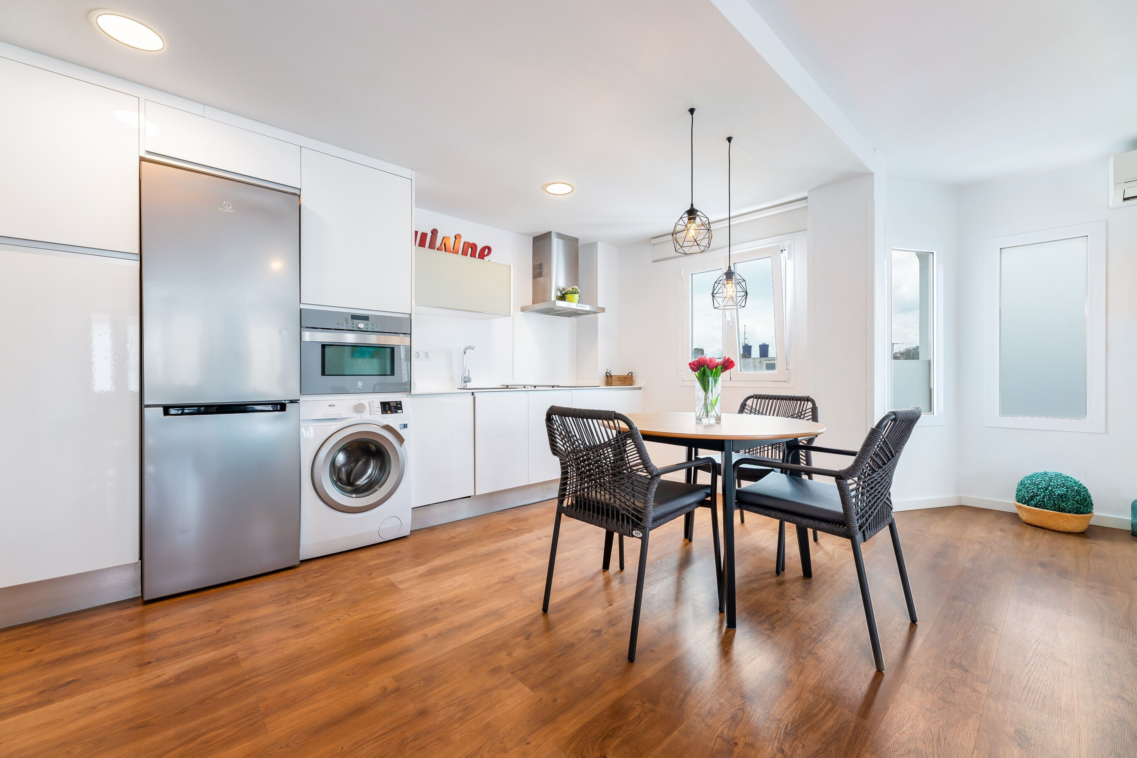 冰箱、微波炉、烤箱、炉灶