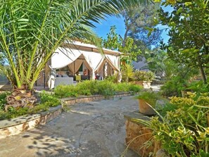 Terrace/patio - Villa 'Benestar' with Private Pool, Wi-Fi and Air Conditioning (El Toro)