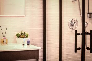 Free toiletries, hair dryer, towels, soap - Cozy Nest Apartment with balcony  (Haifa)
