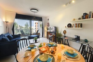 TV connectée de 42 pouces avec chaînes numériques, télévision