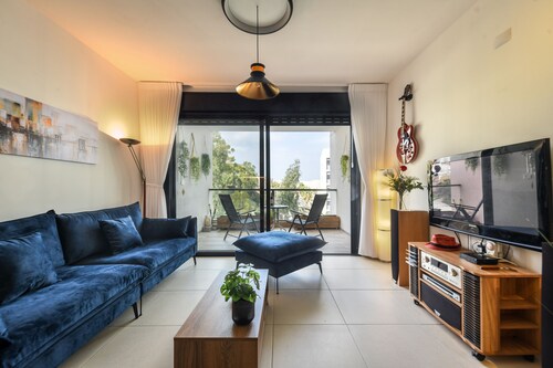 Cozy Nest Apartment with balcony 