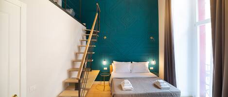 Standard Room | 1 bedroom, in-room safe, desk, soundproofing