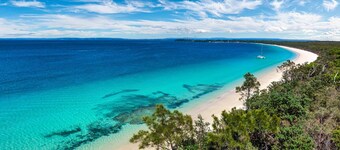 White Sandy Beach, Hot Spa, Fire pit, Outdoor living Area, Trampoline & more