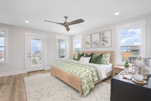 3 bedrooms, desk, iron/ironing board, free WiFi - Sandy Souls Luxury Getaway (Kure Beach)