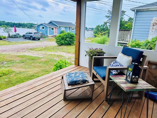 3 Bedroom Home Facing Inner harbor with 1st Floor King Bedroom.