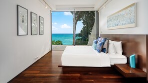 4 bedrooms, in-room safe, desk, iron/ironing board