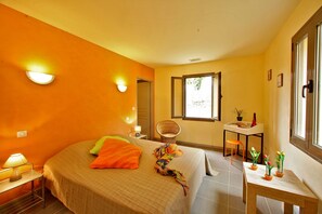 4 makuuhuonetta, vauvan matkasänky, ilmainen Wi-Fi, vuodevaatteet