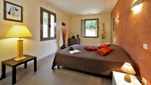 Room - Spacieuse et Confortable Villa Avec Piscine Privée à 10mn à Pied du Centre Ville (Sarlat-la-Canéda)