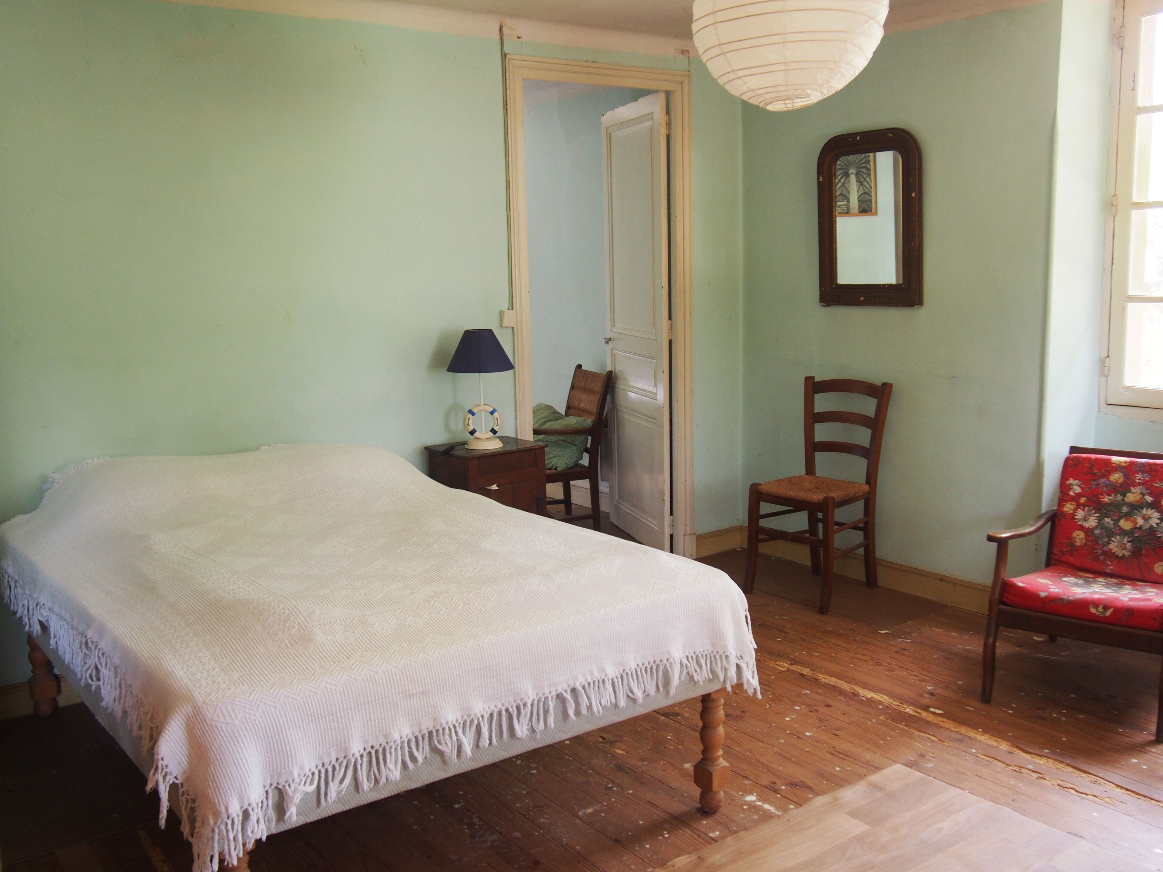 5 slaapkamers, reisbedje