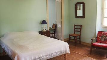 5 chambres, lit parapluie