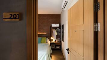 Quarto superior, 1 quarto | Escrivaninha, Wi-Fi de cortesia, roupa de cama